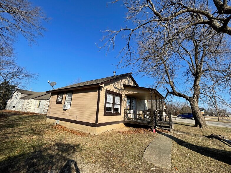 More Photos Of 2902 Clay St, De Soto Manufactured Housing Mobile Home Park For Sale