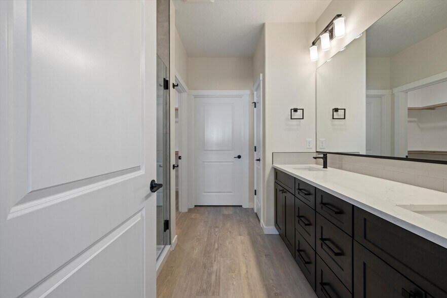 More Photos Of 1101-1109 Fairhaven Loop, Richland Apartments For Sale