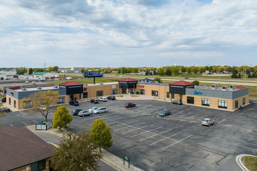 More Photos Of 1802-1838 Commerce Dr, North Mankato Freestanding For Lease