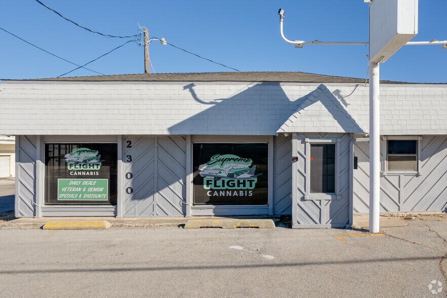 More Photos Of 2300 S Air Depot Blvd, Midwest City Freestanding For Lease