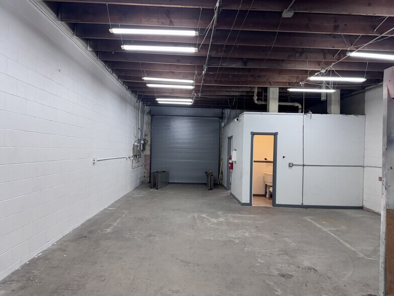 More Photos Of 225 E Redondo Beach Blvd, Gardena Manufacturing For Sale