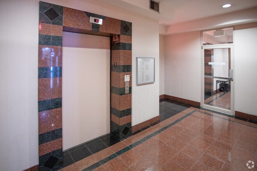 More Photos Of 8111 Anderson Rd, Richmond Office For Sale