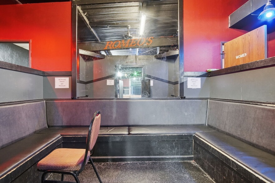 More Photos Of 1900 SE 59th Dr, Oklahoma City Bar For Sale