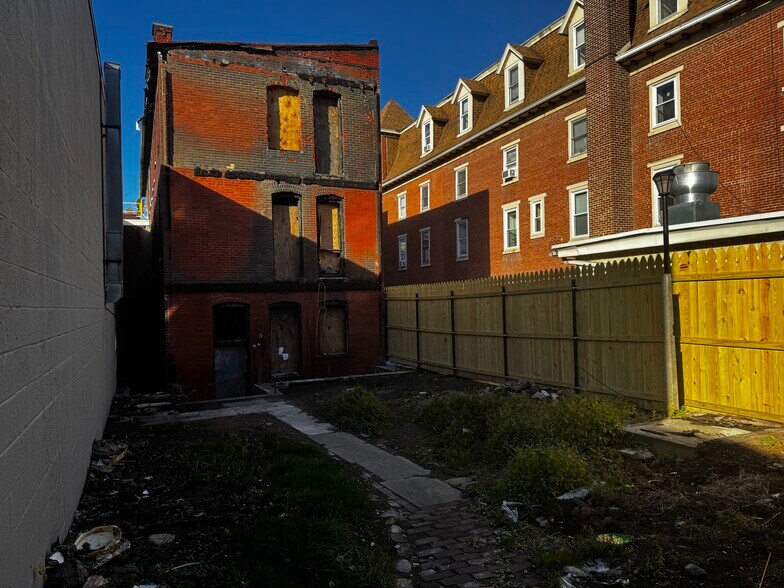 More Photos Of 109 S Main St, Nazareth Storefront Retail Residential For Sale