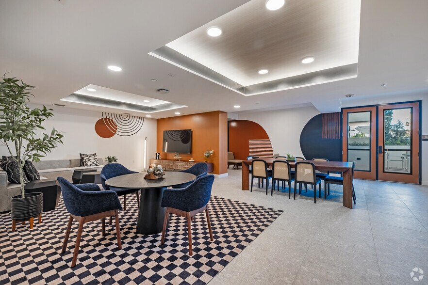 More Photos Of 988 S Manhattan Pl, Los Angeles Multifamily For Sale