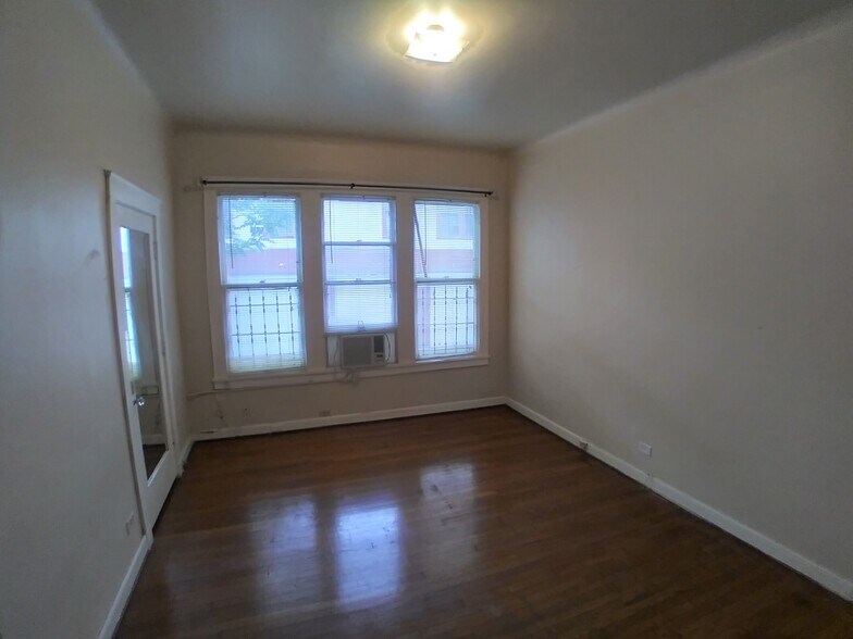 More Photos Of 219 W Magnolia Ave, San Antonio Apartments For Sale