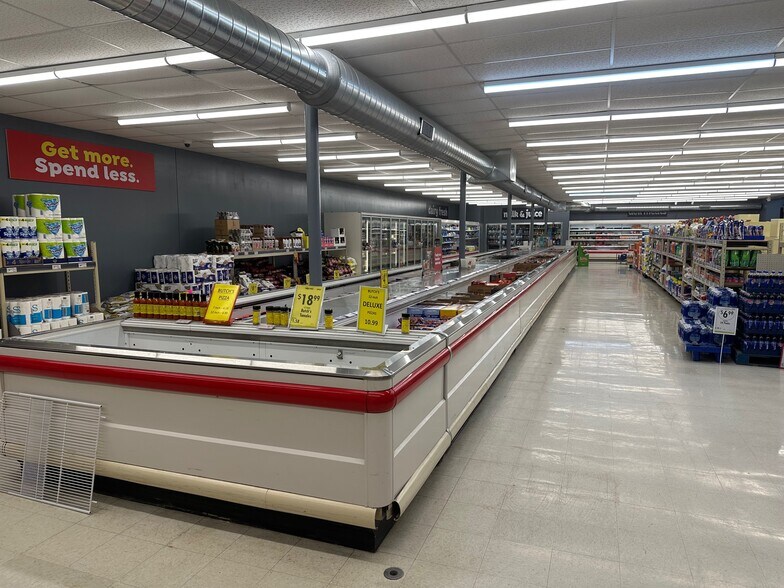 More Photos Of 1001-1105 Derby St, Pekin Unknown For Lease