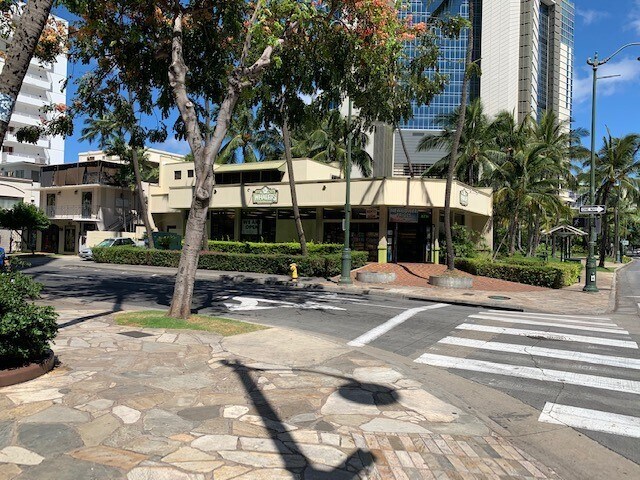 More Photos Of 352 Lewers St, Honolulu Storefront Retail Office For Sale