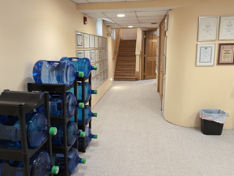 More Photos Of 417 N Hough St, Barrington Medical For Lease