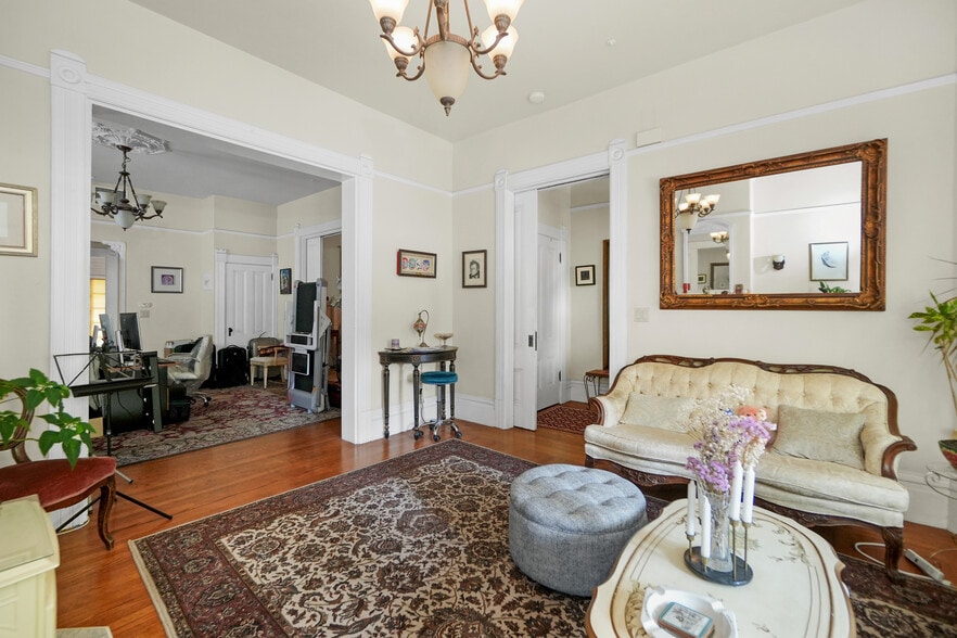 More Photos Of 742 B St, Hayward Restaurant For Sale