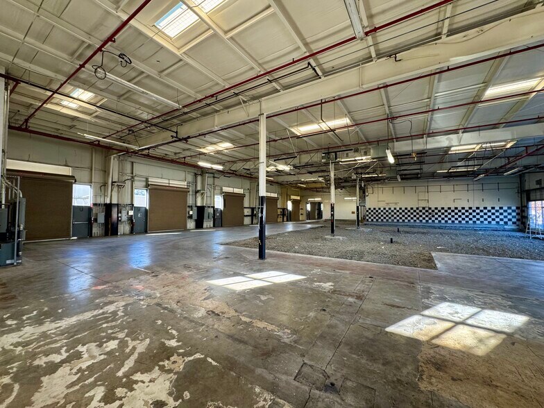 More Photos Of 110 Sandholm Ln, Cloverdale Manufacturing For Lease