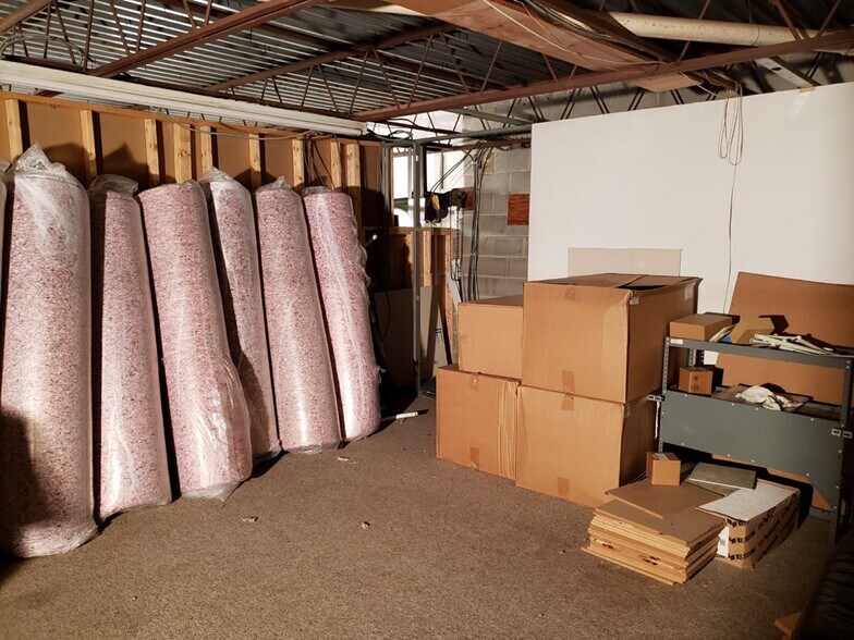 More Photos Of 4926-4950 Eisenhower Ave, Alexandria Light Distribution For Lease