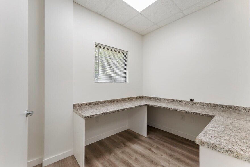 More Photos Of 26211 I-45, Spring Office For Lease