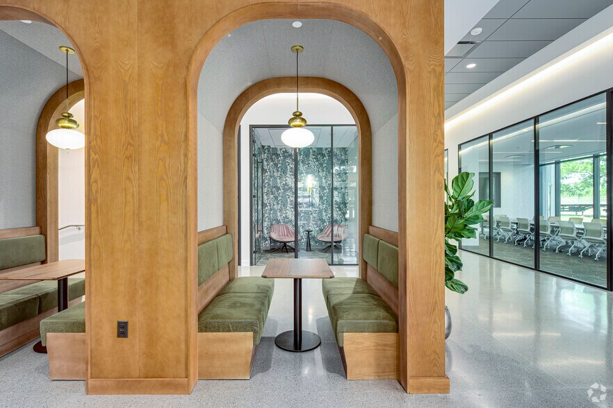 More Photos Of 1751 Pinnacle Dr, McLean Office For Lease