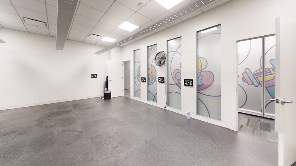 More Photos Of 1333 60th St, Brooklyn Office For Lease