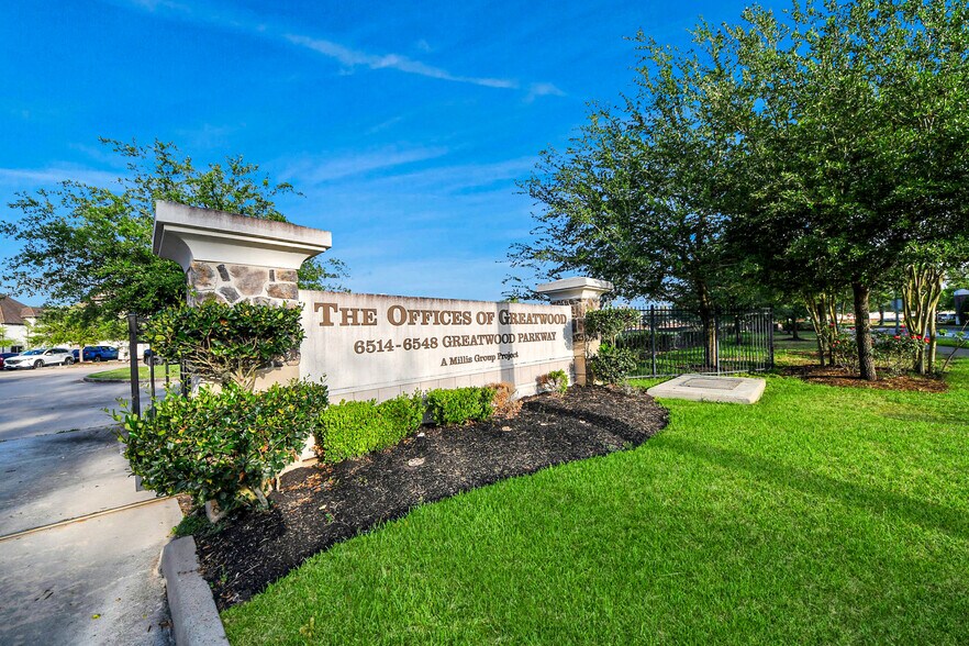 More Photos Of 6536 Greatwood Pky, Sugar Land Office For Sale