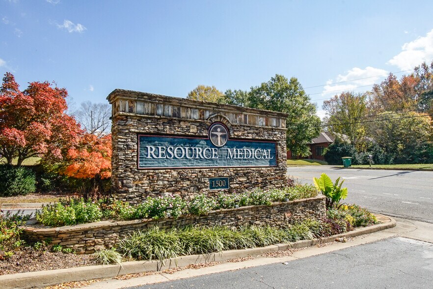 More Photos Of 1500 Oglethorpe Ave, Athens Medical For Lease