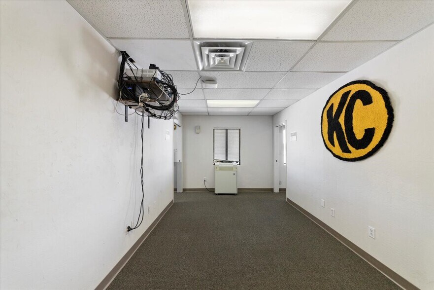 More Photos Of 2843 W Avenida de Luces, Williams Warehouse For Sale