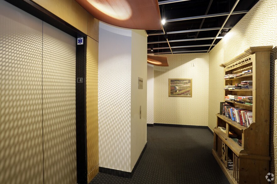 More Photos Of 810 4th Ave, San Diego Apartments For Lease
