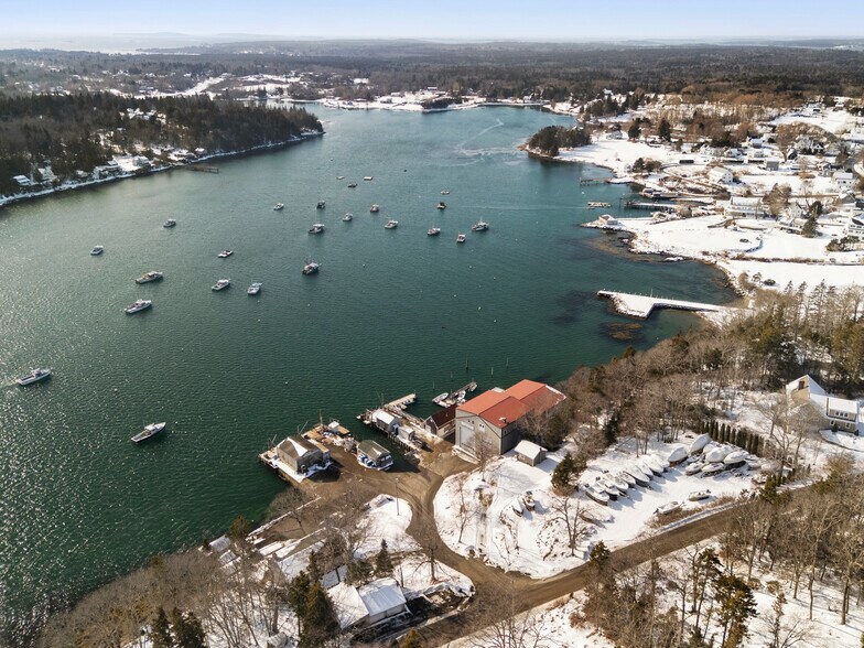 More Photos Of 6 Boatyard Rd, Tenants Harbor Marina For Sale