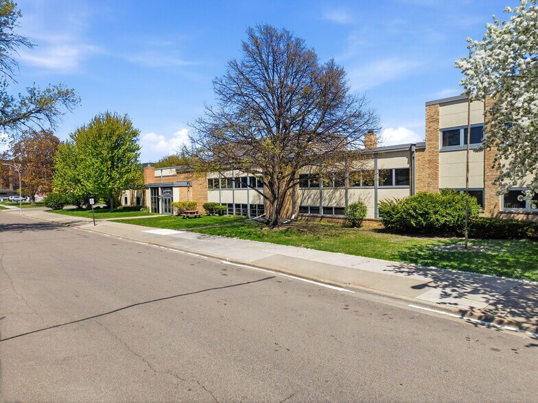More Photos Of 6541 16TH Ave S, Richfield Schools For Lease