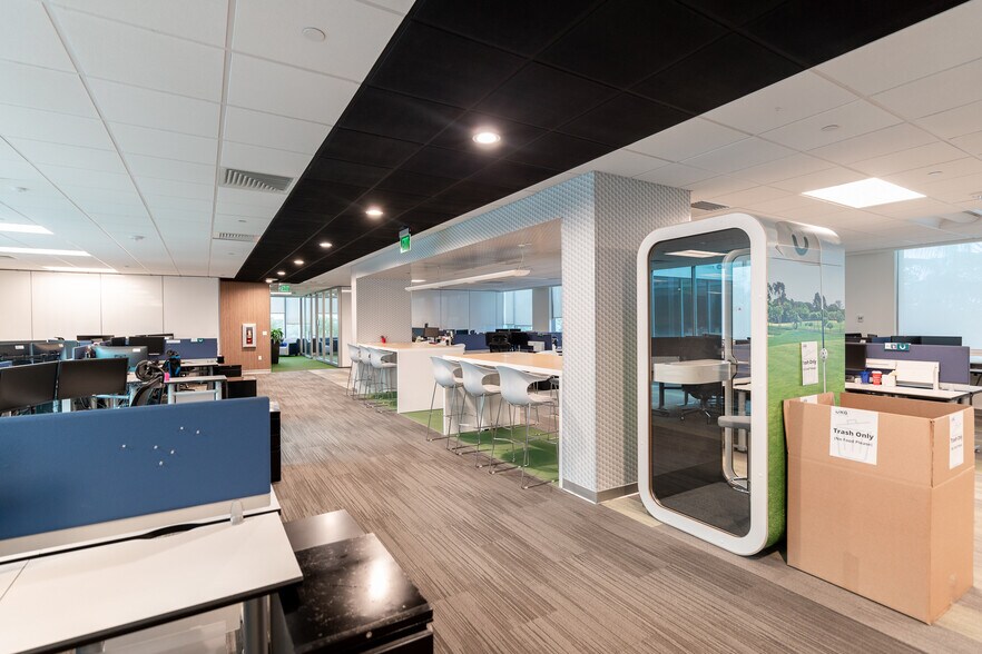 More Photos Of 2000 Ultimate Way, Weston Office For Lease