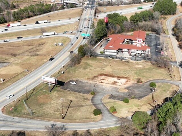 More Photos Of 103 Jones Rd, Spartanburg General Retail For Sale