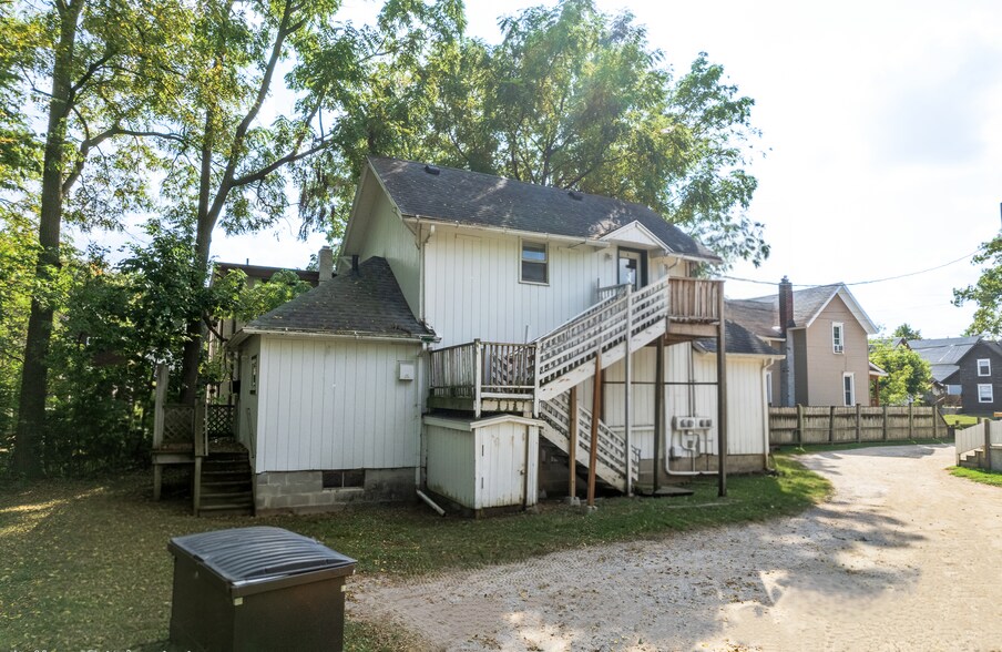 More Photos Of 1216 N Chestnut St, Lansing Apartments For Sale