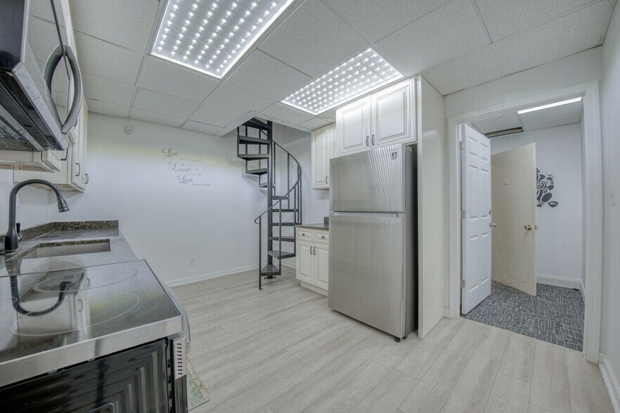 More Photos Of 226 Washington St, Newell Storefront Retail Residential For Sale