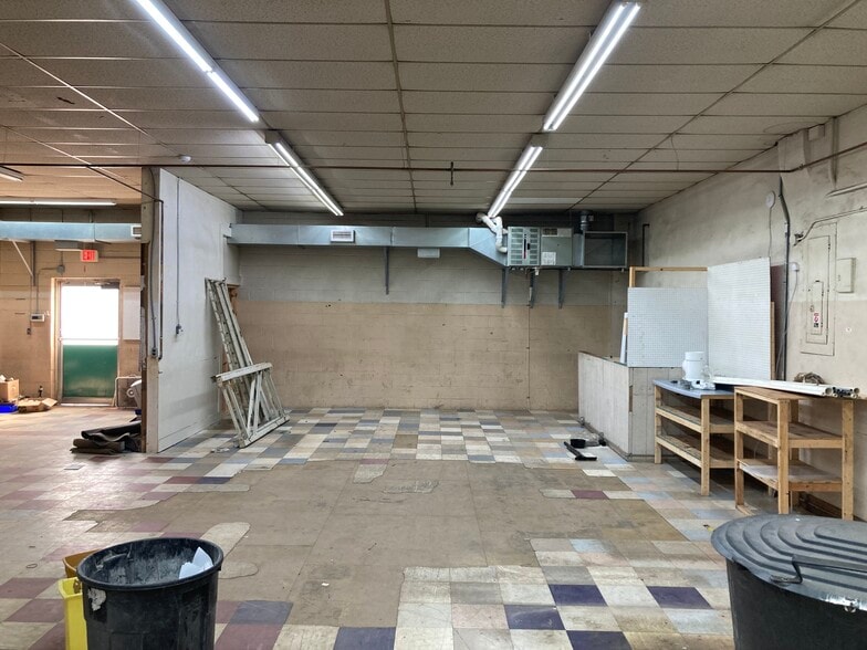 More Photos Of 429-431 Tower Ave, Superior Manufacturing For Sale