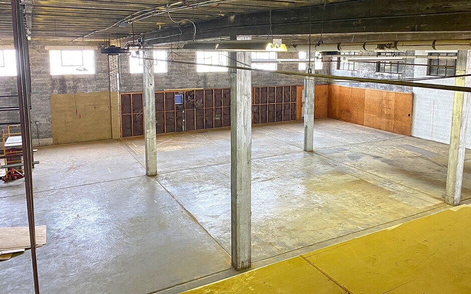 More Photos Of 3309 N 6th St, Harrisburg Warehouse For Sale