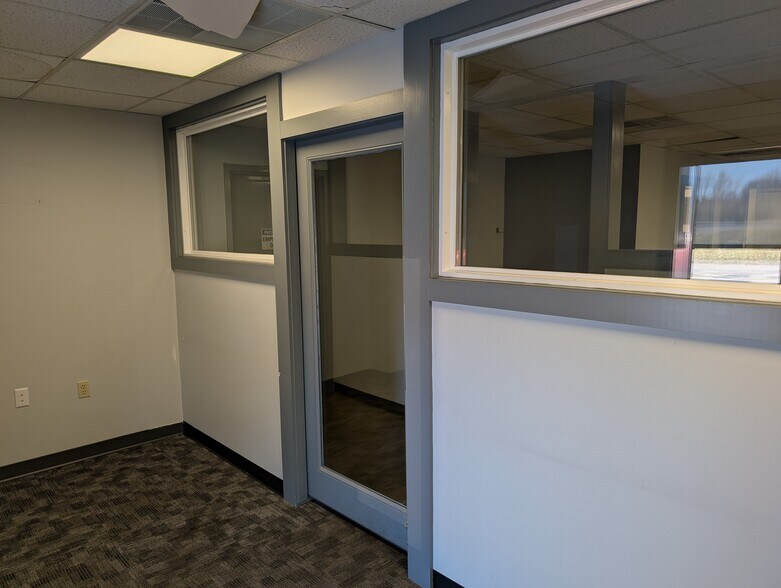 More Photos Of 4085 Pepperell Way, Dublin Distribution For Sale