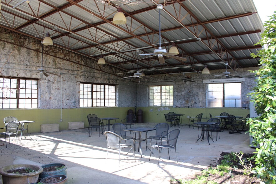More Photos Of 500 Ouachita Ave, Hot Springs National Park Storefront Retail Office For Sale