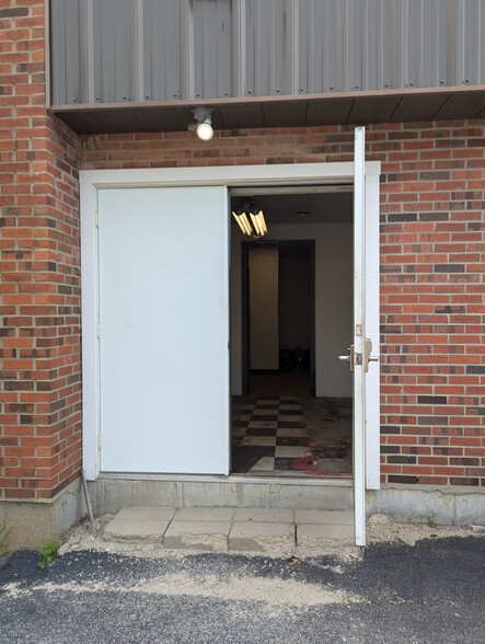 More Photos Of 612 Tenney Mountain Hwy, Plymouth Storefront For Lease