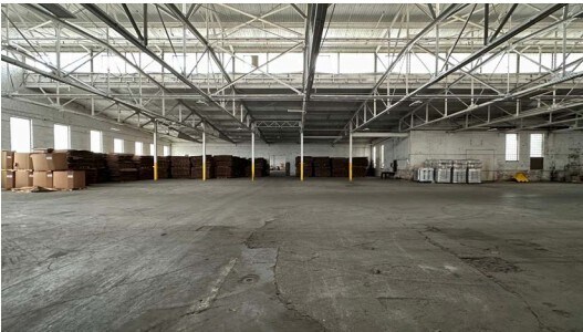More Photos Of 265 E Broadway St, Three Rivers Warehouse For Lease