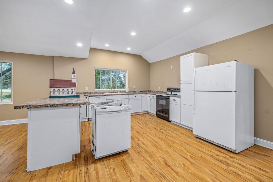 More Photos Of 4407 Winder Hwy, Flowery Branch Land For Sale