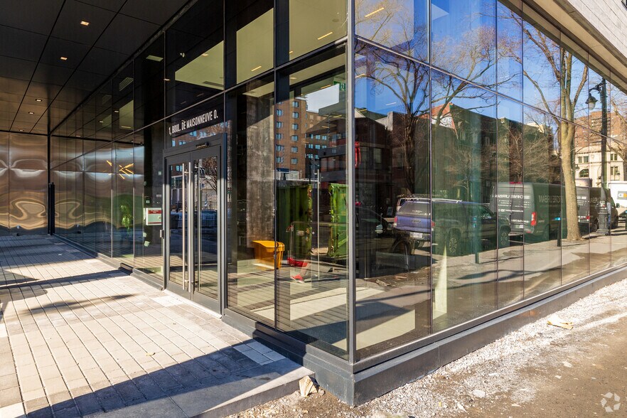 More Photos Of 1 Boul de Maisonneuve O, Montréal Apartments For Lease