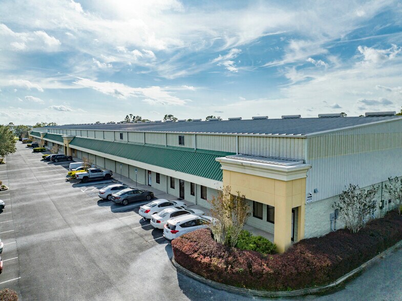 More Photos Of 3919 Air Park Dr, Lakeland Warehouse For Lease