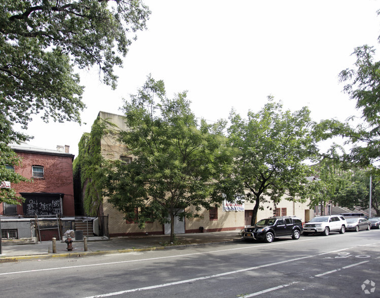 Primary Photo Of 1173 Bergen St, Brooklyn Daycare Center For Lease