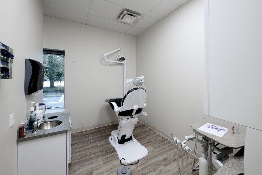 More Photos Of 29103-29115 Center Ridge Rd, Westlake Medical For Lease