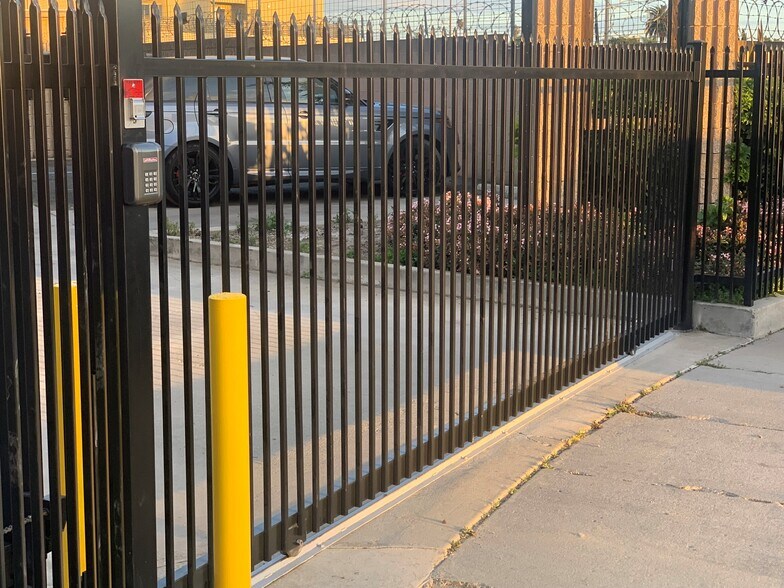 More Photos Of 11062-11076 Mercantile Ave, Stanton Service For Lease