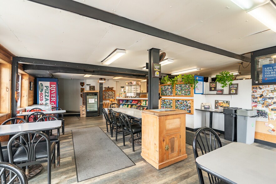 More Photos Of 65 Henry Law Ave, Dover Restaurant For Sale