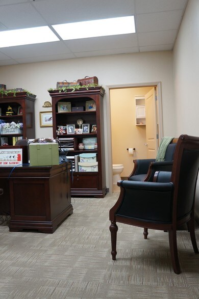 More Photos Of 8320 S Penn Ave, Oklahoma City Office For Lease