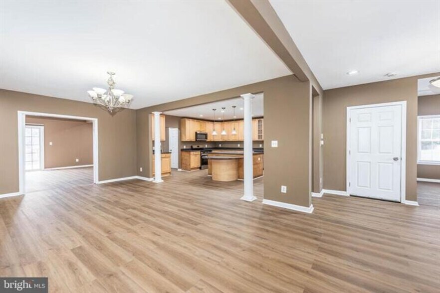 More Photos Of 4021 Barrington Rd, Baltimore Flex For Sale