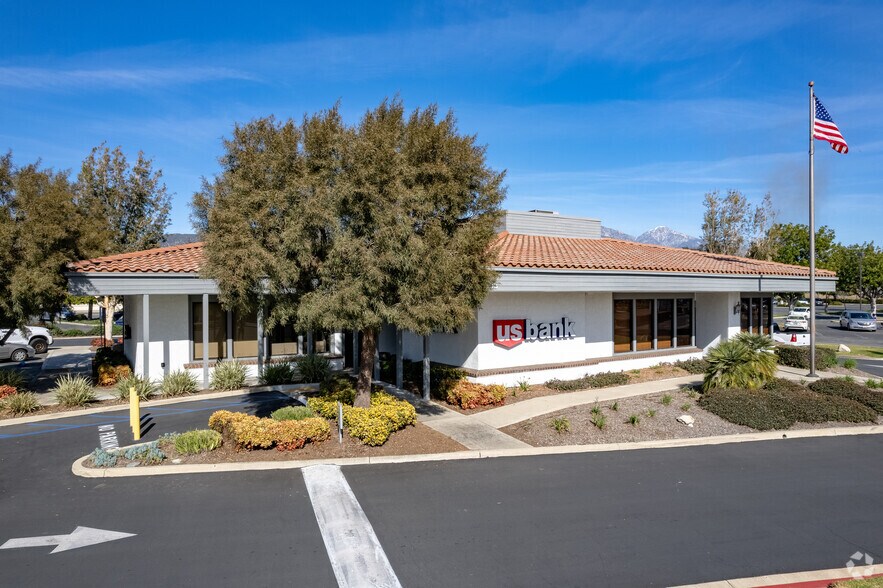 More Photos Of 1939-1965 Foothill Blvd, La Verne Unknown For Lease