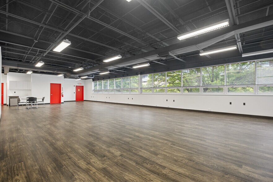 More Photos Of 185 Kisco Ave, Mount Kisco Light Manufacturing For Lease