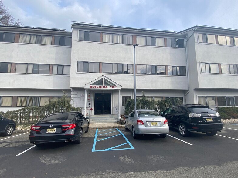 More Photos Of 239 New Rd, Parsippany Office For Lease