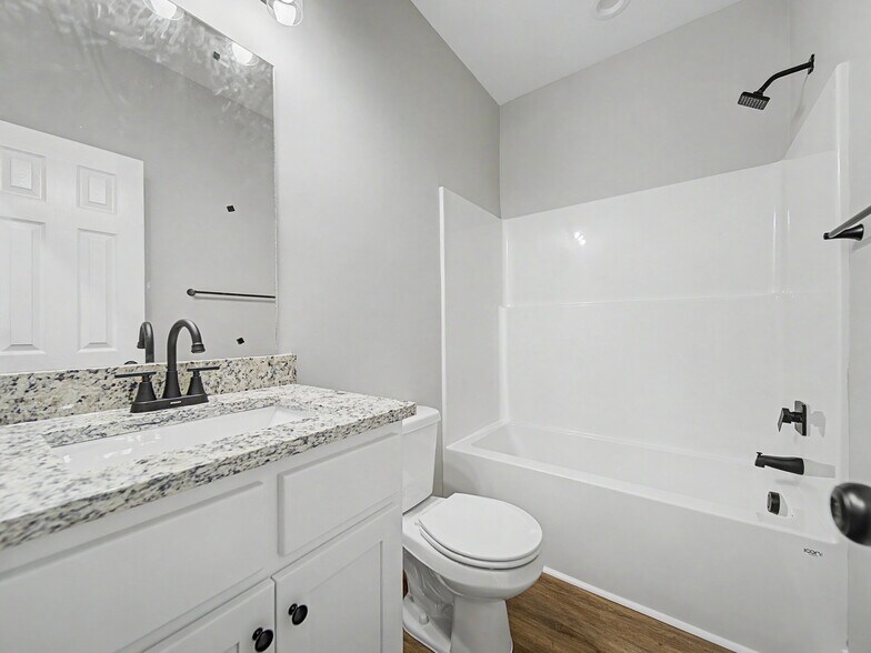 More Photos Of 515 Birch St, Adel Apartments For Sale
