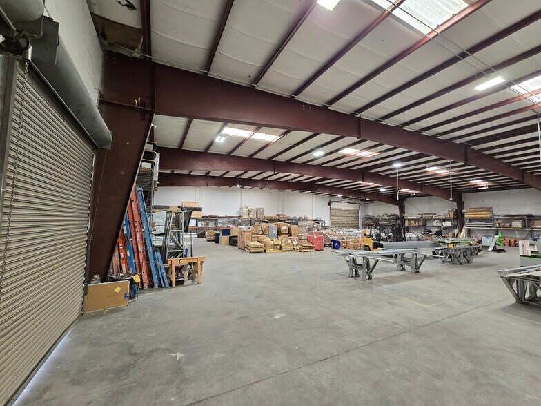 More Photos Of 1041 Eastside Rd, El Paso Warehouse For Sale