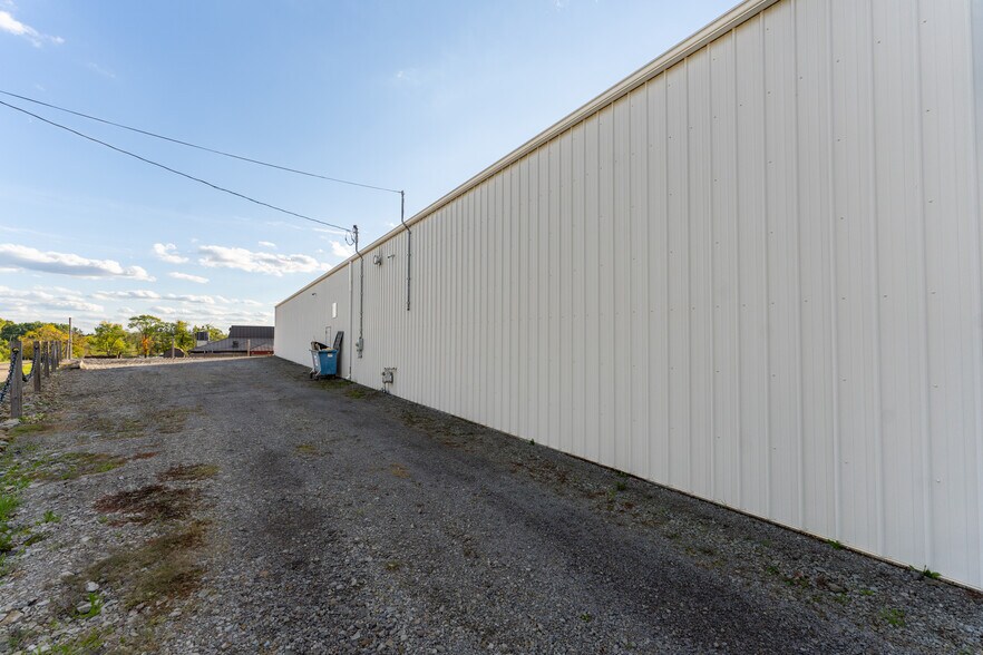 More Photos Of 3040 Freeport Rd, Natrona Heights Warehouse For Sale